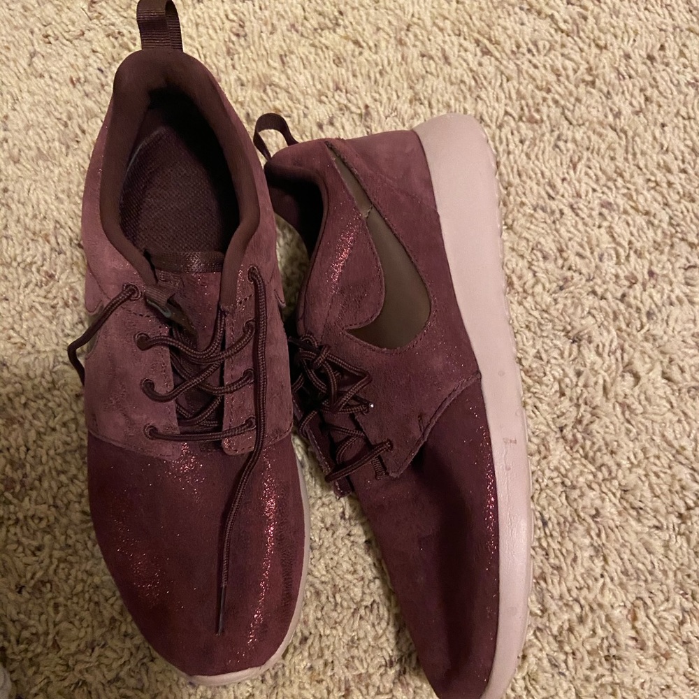 Maroon sparkly Nike Roshe
